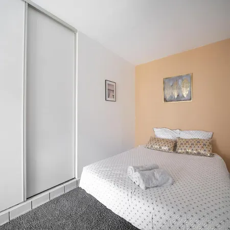 #l'amadeo#parking Privee/balcon/lumineux/qrt Calme Apartment